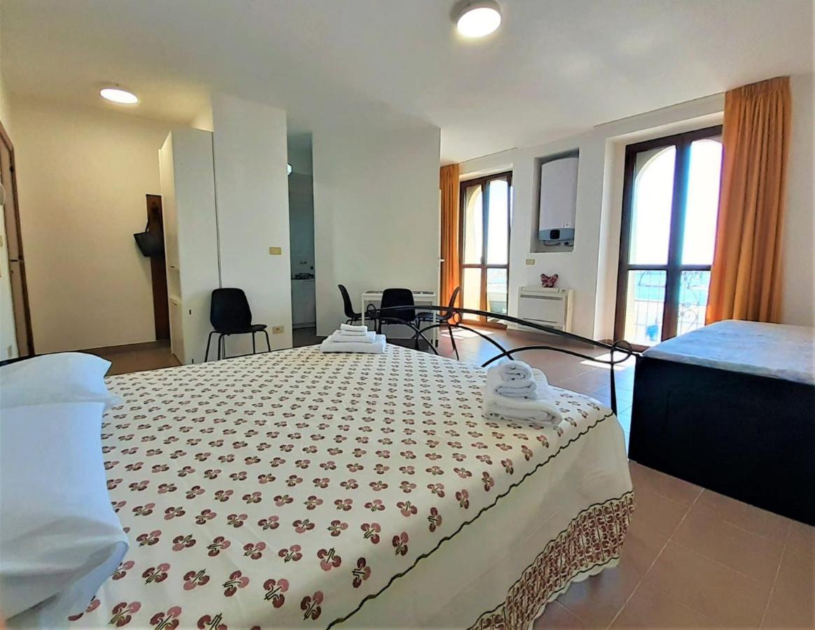K&K Room Duomo1 Термоли Екстериор снимка